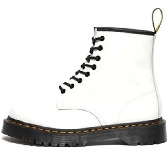 NWT DR. MARTENS 1460 BEX SMOOTH LEATHER LACE UP BOOTS - Picture 3 of 12